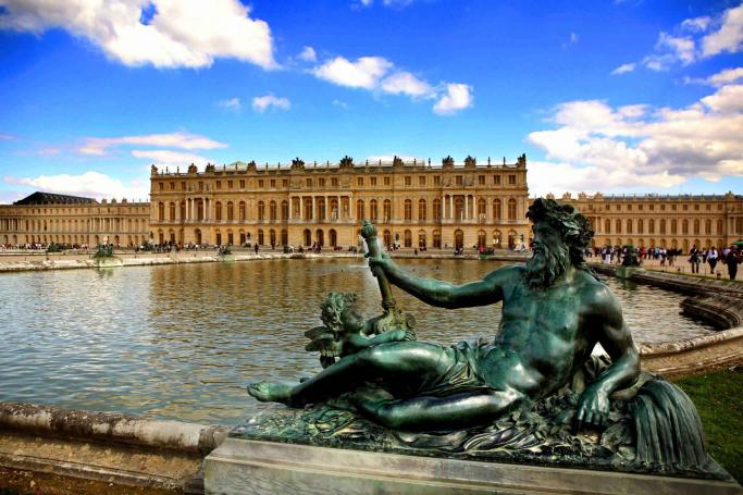 Versailles Tour