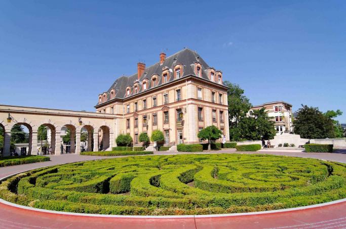 Paris University La Sorbonne Tour