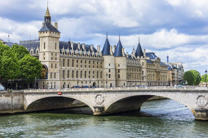 Conciergerie Tour