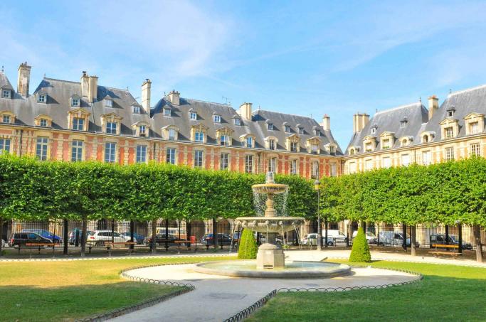 Place des Vosges Tour